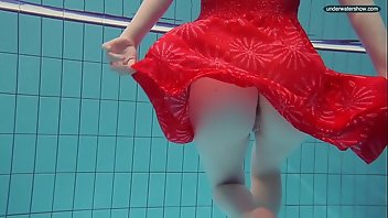 Underwater Babe Bikini Wet Pool 